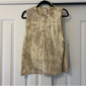 Lululemon workout top